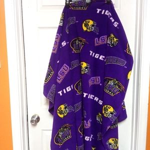 LSU snuggie